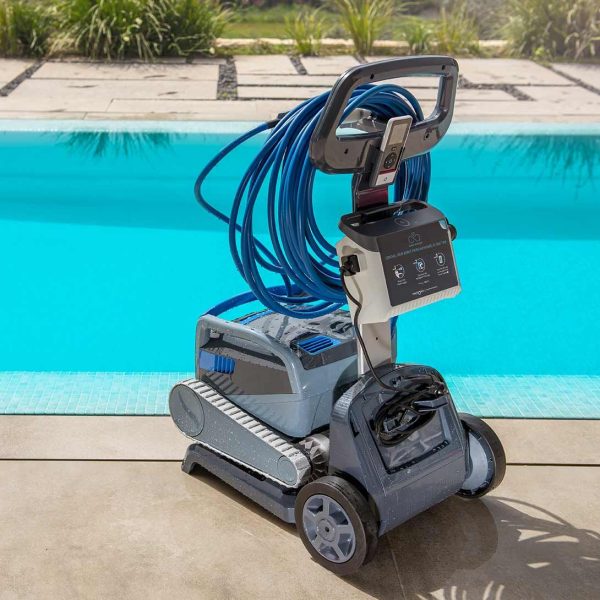 Robot Dolphin M700